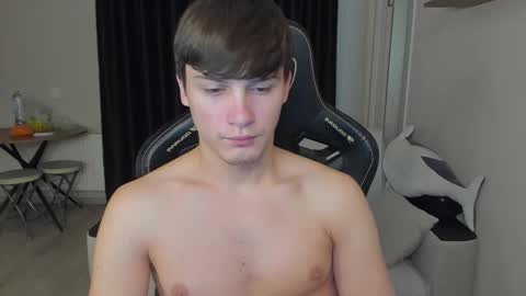 Snapshot of _stager_ chatting on 12/01/25, 04:28 MARKPVT IS OPEN online show from 12/01/25, 04:28