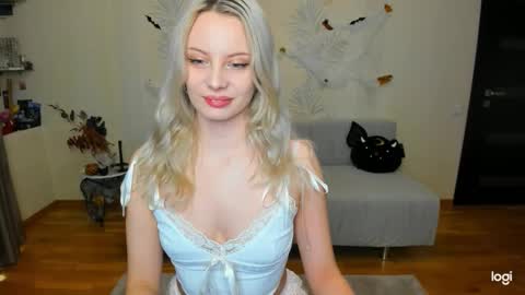 Marie online show from 11/12/25, 11:32