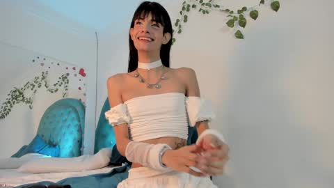 Snapshot of _sweet_jennie chatting on 12/23/24, 05:00 Jennie online show from 12/23/24, 05:00