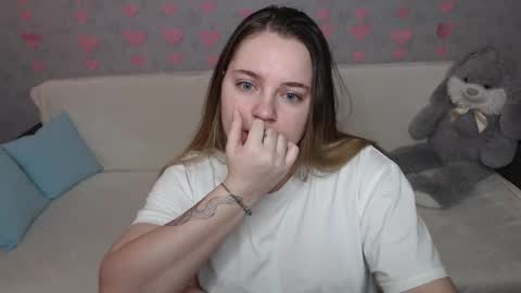 Snapshot of _sweet_lana_ chatting on 02/17/25, 07:04 Lana online show from 02/17/25, 07:04