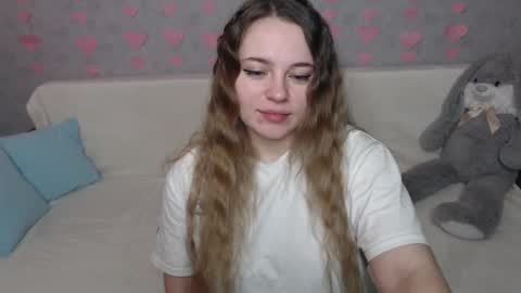 Snapshot of _sweet_lana_ chatting on 02/18/25, 07:10 Lana online show from 02/18/25, 07:10