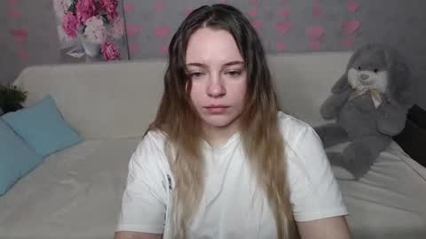 Snapshot of _sweet_lana_ chatting on 02/19/25, 07:28 Lana online show from 02/19/25, 07:28