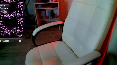 Snapshot of _sweet_ruby_ chatting on 02/16/25, 07:37 Milana welcome to my world online show from 02/16/25, 07:37