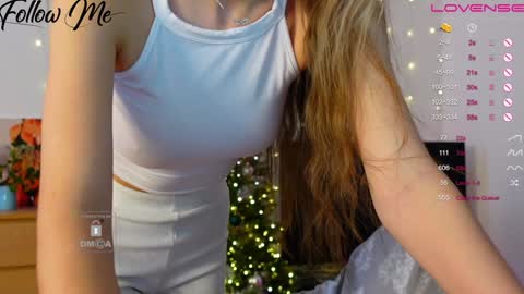 Snapshot of _sweetcams_ chatting on 12/07/24, 05:37 Dasha online show from 12/07/24, 05:37