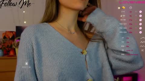 Snapshot of _sweetcams_ chatting on 12/14/24, 01:05 Dasha online show from 12/14/24, 01:05