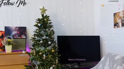 Snapshot of _sweetcams_ chatting on 12/26/24, 06:41 Dasha online show from 12/26/24, 06:41