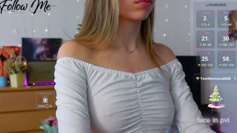 Snapshot of _sweetcams_ chatting on 02/05/25, 06:56 Dasha online show from 02/05/25, 06:56