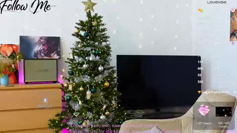 Snapshot of _sweetcams_ chatting on 02/28/25, 07:48 Dasha online show from 02/28/25, 07:48