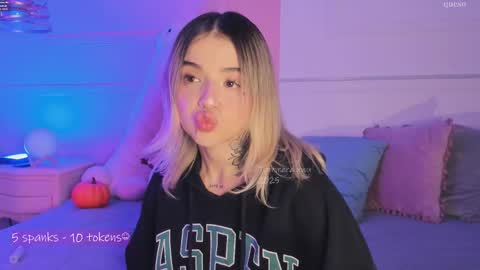 _tammarra_ online show from 11/10/25, 08:19