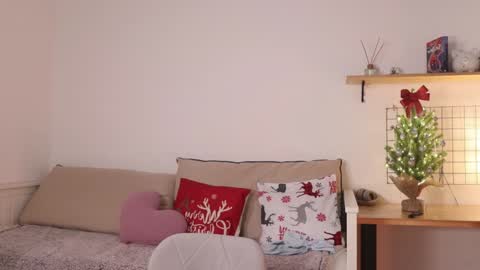 Snapshot of _teasecake_ chatting on 01/06/25, 04:26 Annie online show from 01/06/25, 04:26