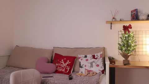 Snapshot of _teasecake_ chatting on 01/10/25, 07:25 Annie online show from 01/10/25, 07:25