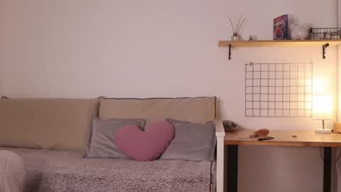 Snapshot of _teasecake_ chatting on 01/17/25, 01:57 Annie online show from 01/17/25, 01:57