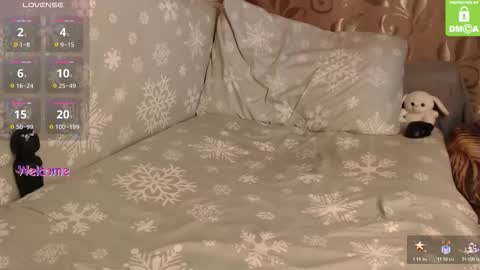 Mia online show from 12/21/25, 02:57