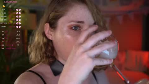 Evi online show from 10/03/25, 07:44