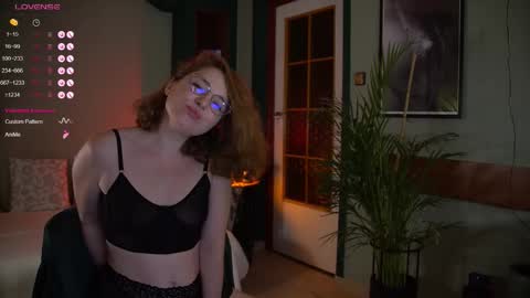 Evi online show from 10/17/25, 11:18