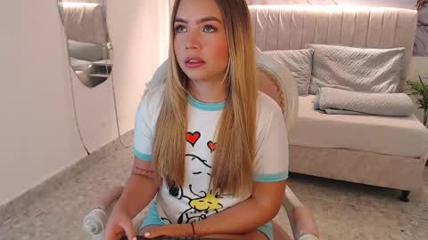 _tiffany1 online show from 11/04/25, 10:09