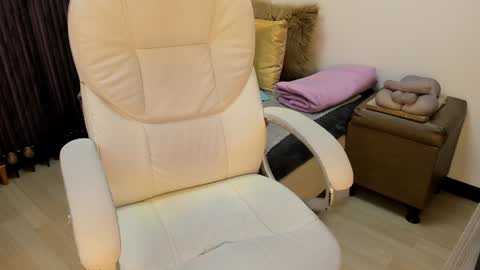 Snapshot of _tiffany_queen chatting on 01/08/25, 03:17 Stefania online show from 01/08/25, 03:17