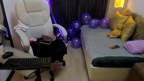 Snapshot of _tiffany_queen chatting on 01/20/25, 06:32 Stefania online show from 01/20/25, 06:32