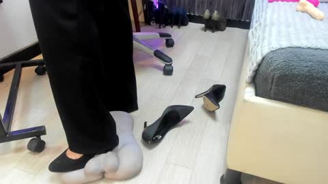 Snapshot of _tiffany_queen chatting on 01/22/25, 08:49 Stefania online show from 01/22/25, 08:49