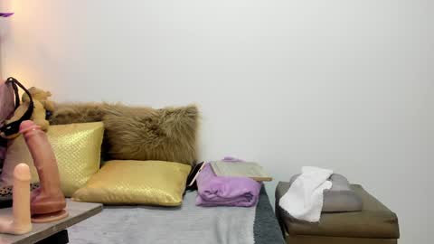 Snapshot of _tiffany_queen chatting on 01/23/25, 08:35 Stefania online show from 01/23/25, 08:35