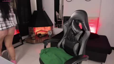 Snapshot of _tiffanyy chatting on 02/14/25, 12:25 Tifany online show from 02/14/25, 12:25