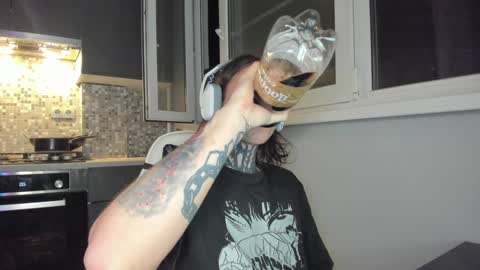 Snapshot of _torfin_ chatting on 12/13/24, 01:37 _torfin_ online show from 12/13/24, 01:37