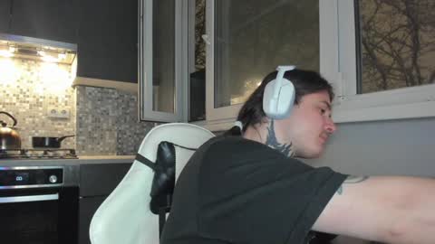 Snapshot of _torfin_ chatting on 12/15/24, 10:47 _torfin_ online show from 12/15/24, 10:47