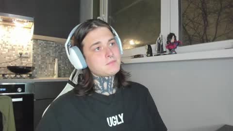 Snapshot of _torfin_ chatting on 02/22/25, 04:30 _torfin_ online show from 02/22/25, 04:30