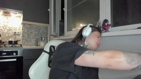 Snapshot of _torfin_ chatting on 03/10/25, 08:34 _torfin_ online show from 03/10/25, 08:34