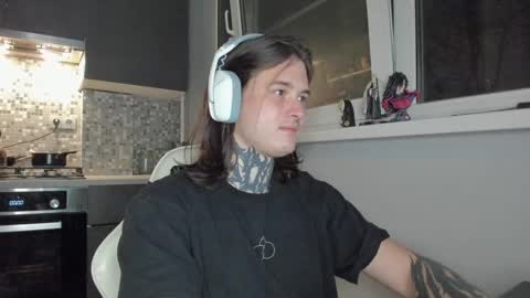 Snapshot of _torfin_ chatting on 03/11/25, 12:44 _torfin_ online show from 03/11/25, 12:44