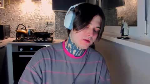 Snapshot of _torfin_ chatting on 02/23/26, 10:18 _torfin_ online show from 02/23/26, 10:18