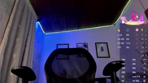 Snapshot of _tyler_joness chatting on 10/12/25, 04:11 Tyler online show from 10/12/25, 04:11