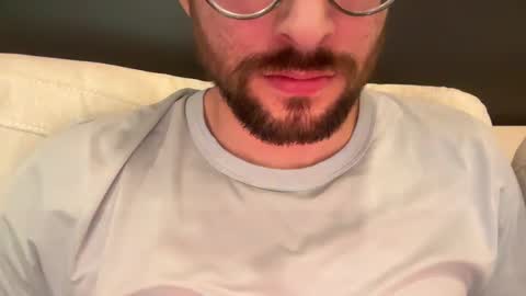 Snapshot of _ur_happy_meal chatting on 12/30/24, 05:15 DJ online show from 12/30/24, 05:15