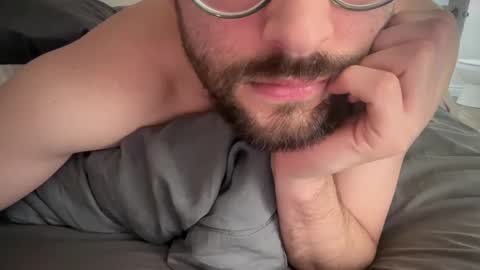 Snapshot of _ur_happy_meal chatting on 02/23/25, 02:46 DJ online show from 02/23/25, 02:46