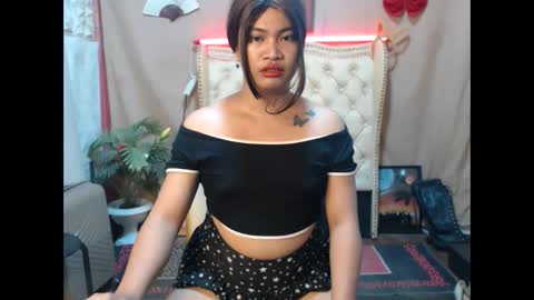 Snapshot of _urmorena_ chatting on 10/06/25, 11:07 _urmorena_ online show from 10/06/25, 11:07