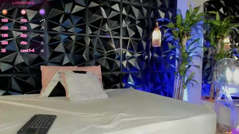 _valentina_69 online show from 01/11/25, 12:33