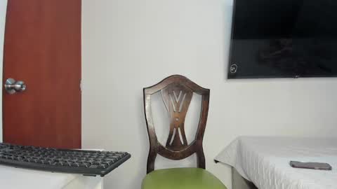_valentina_69 online show from 06/07/26, 12:15