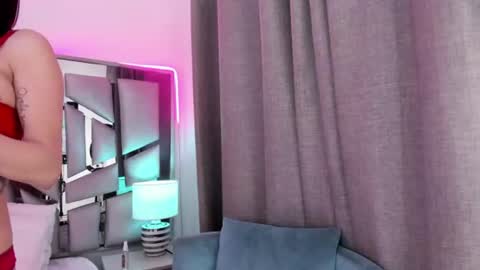 Snapshot of _valeria_saenz_ chatting on 06/11/26, 03:04 _valeria_saenz_ online show from 06/11/26, 03:04