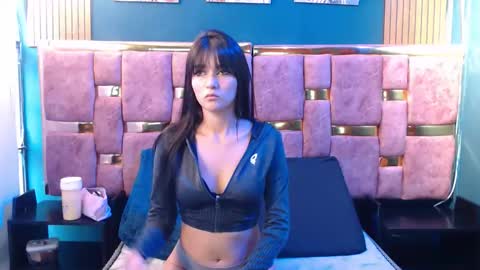 _valery34_ online show from 04/23/26, 12:29