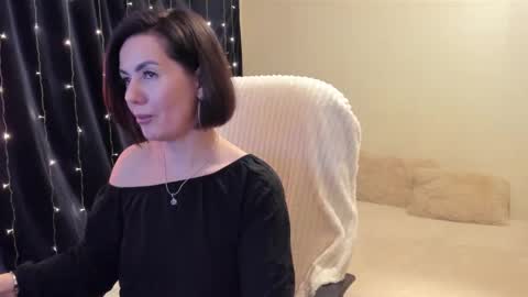 _vallylove online show from 03/03/25, 10:52