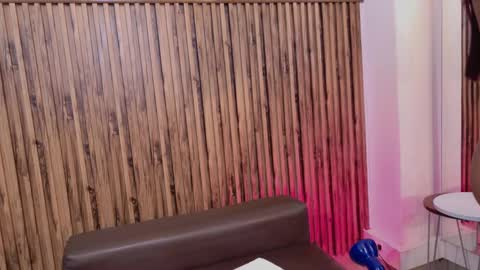 Veronica online show from 11/06/25, 11:55