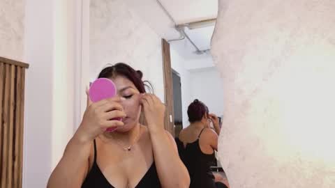 Veronica online show from 11/30/25, 01:04