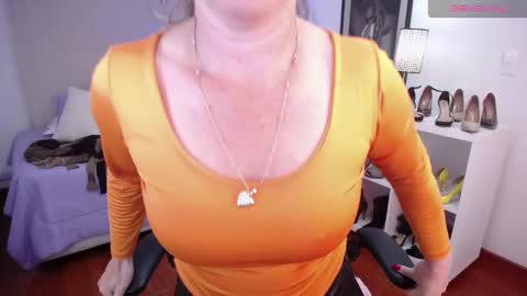 Snapshot of _victoria_collins chatting on 01/22/25, 02:37 Sol online show from 01/22/25, 02:37