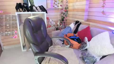 Snapshot of _victoria_collins chatting on 05/31/26, 10:33 Sol online show from 05/31/26, 10:33