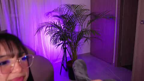 Snapshot of _victoria_florez chatting on 09/30/25, 11:32 VICTORIA online show from 09/30/25, 11:32