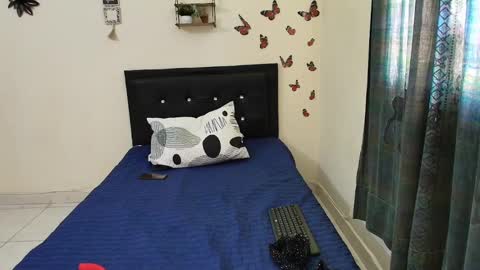 _victoriia_971 online show from 02/18/25, 12:17