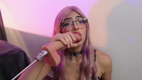   online show from 04/21/26, 01:42