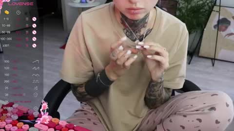 Alis online show from 09/20/25, 10:49