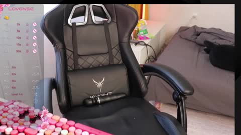 Alis online show from 10/11/25, 06:12