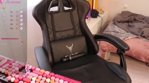 Alis online show from 10/16/25, 06:58